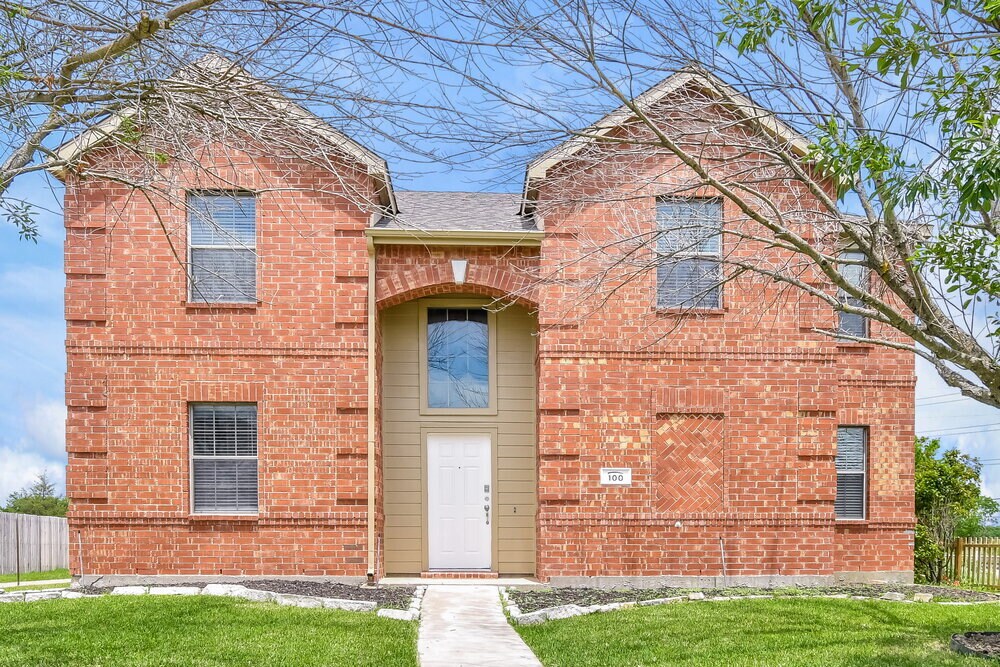 100 Singleton Dr in Royse City, TX - Foto de edificio