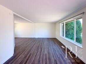 1114 Scott Ave in Bremerton, WA - Building Photo - Building Photo