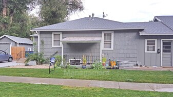 222 1/2 S Loomis Ave in Fort Collins, CO - Building Photo