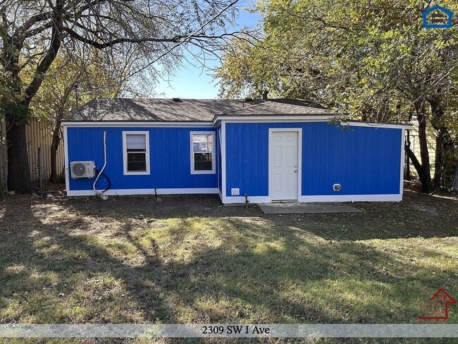 2309 SW I Ave in Lawton, OK - Foto de edificio - Building Photo