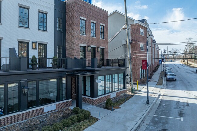 Mycroft Row in Clarendon Hills, IL - Building Photo - Building Photo