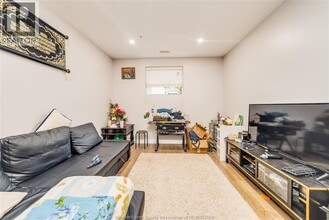 3605 King St in Windsor, ON - Building Photo - Building Photo