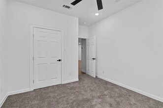 2006 Throckmorton St in Gainesville, TX - Building Photo - Building Photo