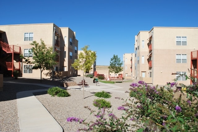 Enchanted Vista Apartments in Rio Rancho, NM - Foto de edificio