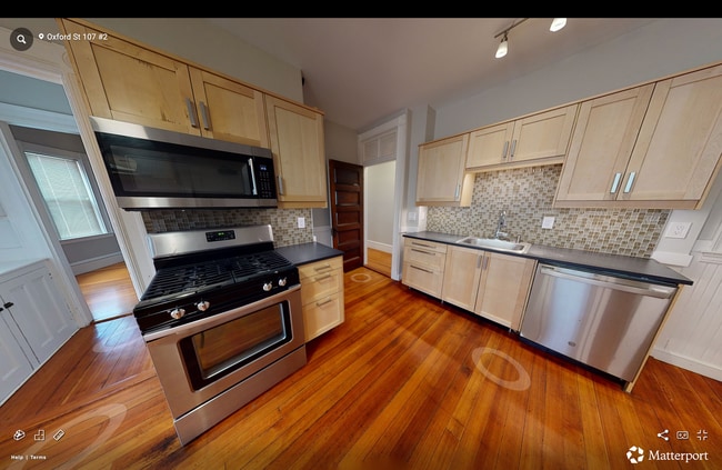 107 Oxford St, Unit 3 in Cambridge, MA - Foto de edificio - Building Photo