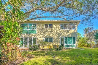 2950 SE Ocean Blvd in Stuart, FL - Building Photo - Building Photo
