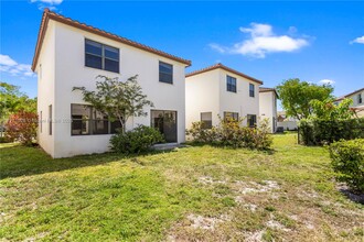 3762 93rd Ave in Pembroke Pines, FL - Building Photo - Building Photo