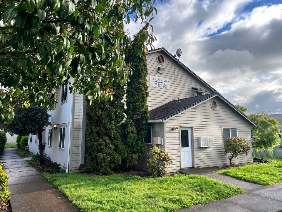 3714 Long St in Sweet Home, OR - Building Photo