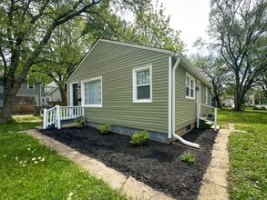 2833 E Vermont St in Indianapolis, IN - Building Photo - Building Photo