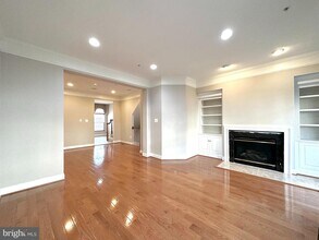 11837 Regents Park Dr in Germantown, MD - Building Photo - Building Photo