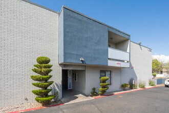 Nova Ridge in Albuquerque, NM - Foto de edificio - Building Photo
