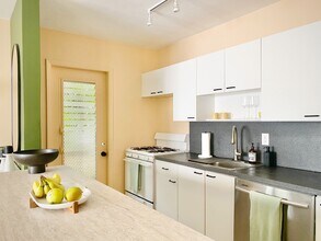 1127 Meridian Ave in Miami Beach, FL - Building Photo - Building Photo