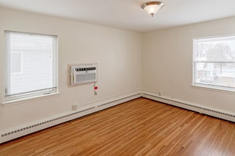 Tower Apts (1603) in St. Paul, MN - Building Photo - Interior Photo