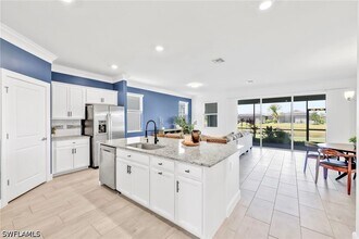 2127 Hamlin St in Naples, FL - Building Photo - Building Photo