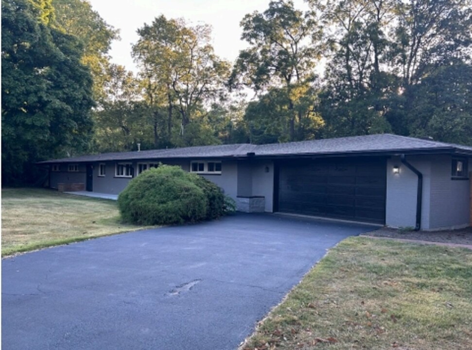 5144 Denise Dr in Dayton, OH - Building Photo