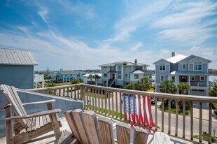 220 Florida Ave in Carolina Beach, NC - Building Photo