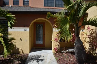 1055 Luminary Cir in Melbourne, FL - Building Photo - Building Photo