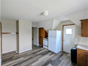 825 Jessamine Ave E in St. Paul, MN - Building Photo - Building Photo