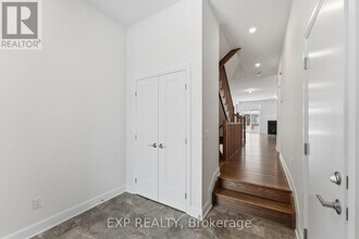 1192 Spoor St in Ottawa, ON - Building Photo - Building Photo