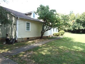 886 Rowland St in Clarkston, GA - Building Photo - Building Photo