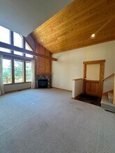 4613 Marsh Hawk Dr in Klamath Falls, OR - Building Photo - Building Photo
