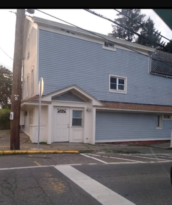 560 Washington St, Unit Apartment #2 in Hudson, NY - Building Photo