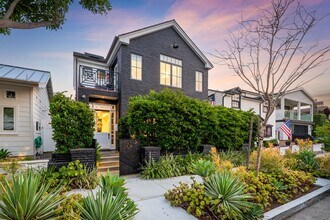 2037 E Ocean Blvd in Newport Beach, CA - Building Photo - Building Photo