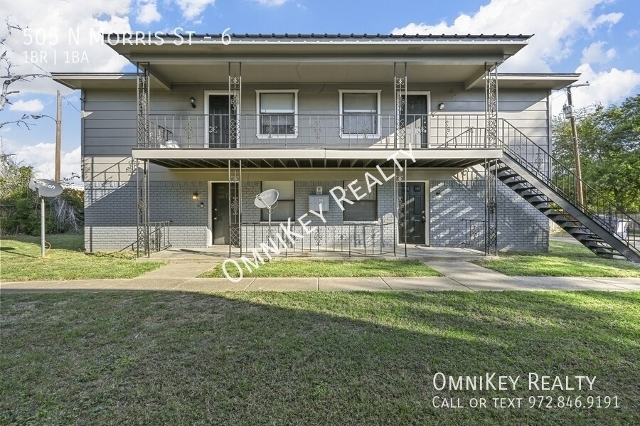 505 N Morris St in Terrell, TX - Building Photo