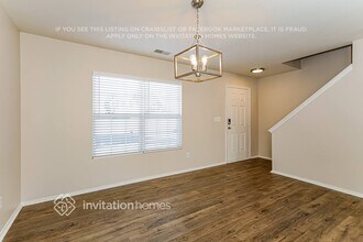 9205 Ames Hollow Rd in Charlotte, NC - Foto de edificio - Building Photo