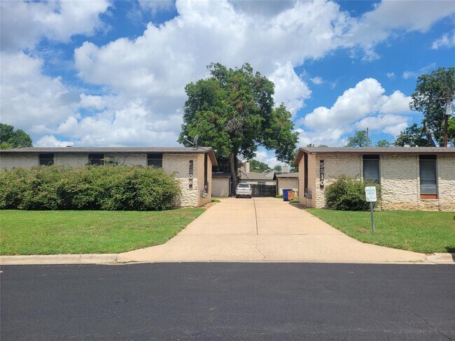 5808 Nassau Dr in Austin, TX - Building Photo - Building Photo
