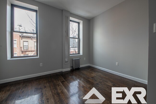 32 Garnet St-Unit -3R in Brooklyn, NY - Building Photo - Building Photo