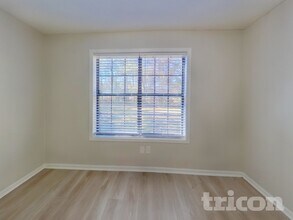 114 Scarborough Ct in Ellenwood, GA - Building Photo - Building Photo