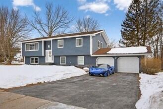 4 Millard Cir in Monroe, NY - Building Photo - Building Photo