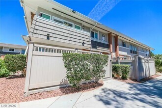 683 Oakmont Ave in Las Vegas, NV - Building Photo - Building Photo