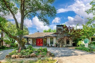 803 Brookhurst Dr in Dallas, TX - Building Photo