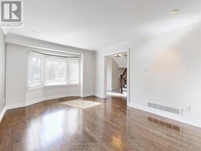 42 Buchanan Crescent in Aurora, ON - Building Photo - Building Photo