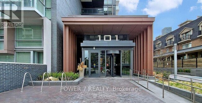 101 Erskine Ave in Toronto, ON - Building Photo - Building Photo