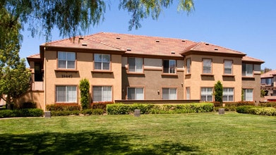 The Oaks in Santa Clarita, CA - Building Photo - Building Photo