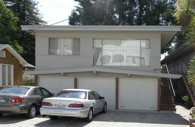 3832 Canon Ave in Oakland, CA - Building Photo - Building Photo