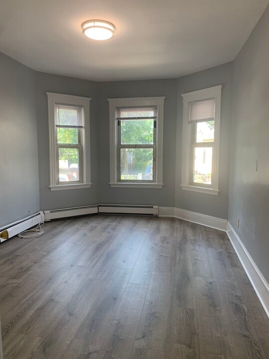 146 Spencer St in Boston, MA - Building Photo