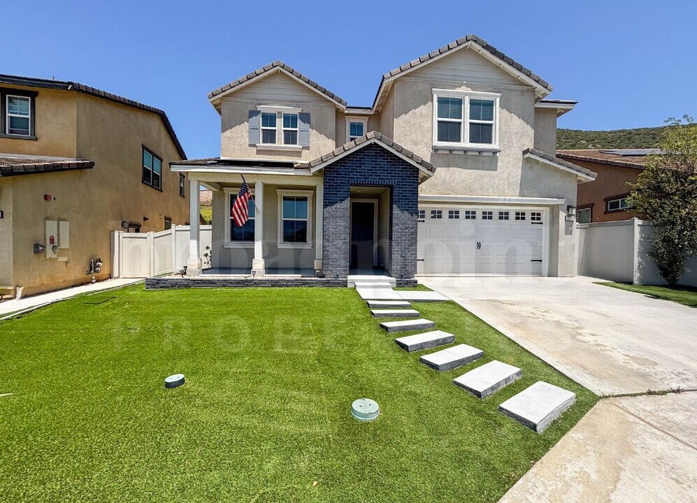 35759 Garrano Ln in Fallbrook, CA - Building Photo