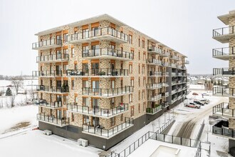 Le STE-C4T in St-Constant, QC - Building Photo - Building Photo