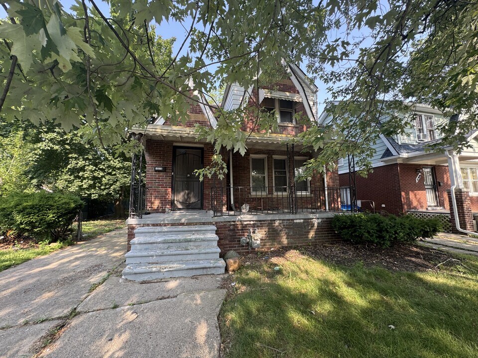 15016 Cruse St in Detroit, MI - Building Photo