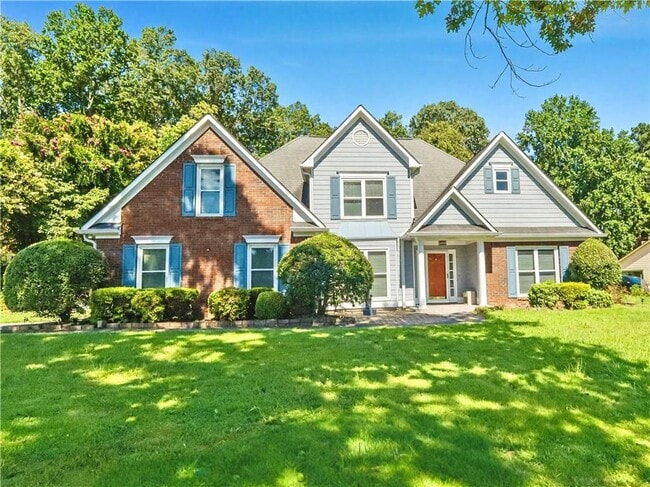 property at 895 Thoroughbred Trce