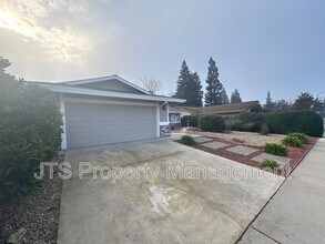 5140 Linda Lou Dr in Carmichael, CA - Building Photo - Building Photo