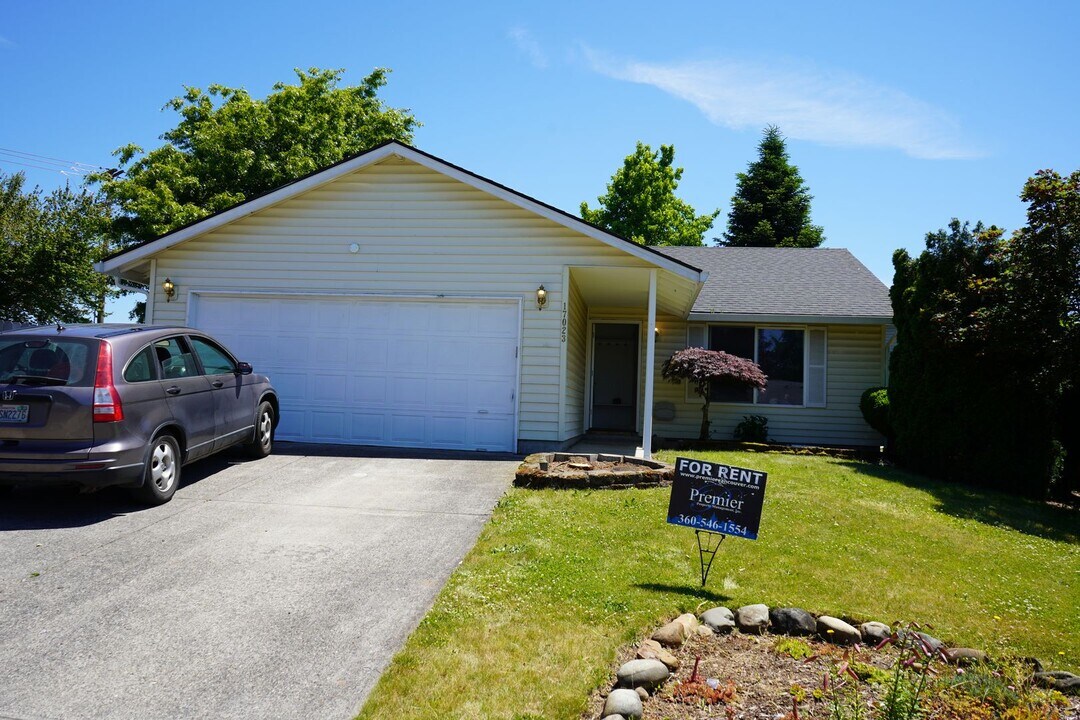 17023 NE 21st St in Vancouver, WA - Building Photo