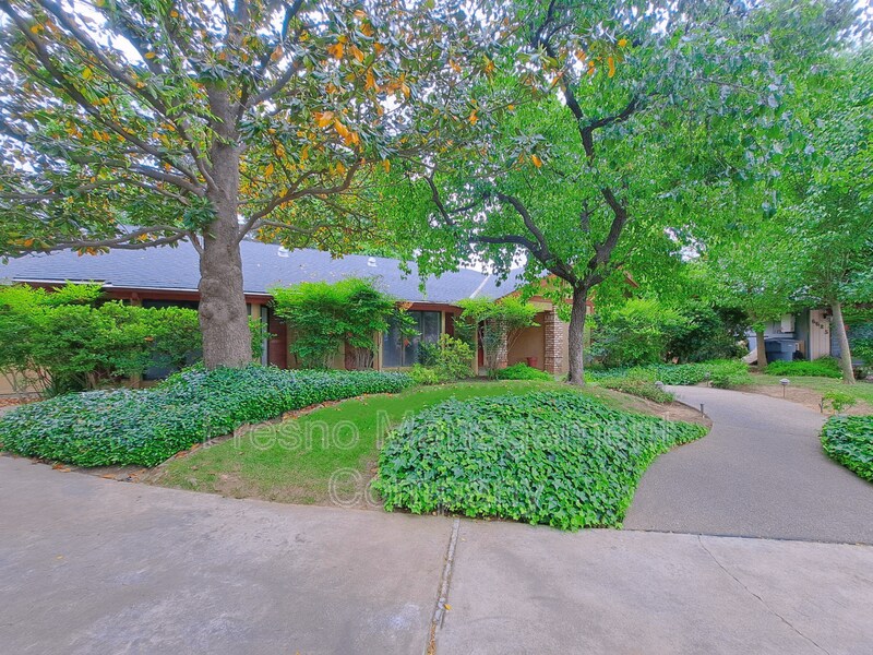 6690 N Feland Ave in Fresno, CA - Building Photo