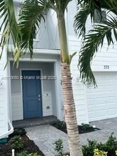 372 SE Crossoak Ln in Port St. Lucie, FL - Building Photo - Building Photo