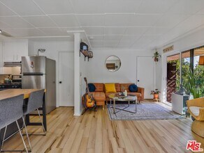 6921 Pso Del Serra in Los Angeles, CA - Building Photo - Building Photo