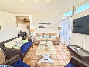 207 Rossmore Dr in Oxnard, CA - Building Photo - Building Photo